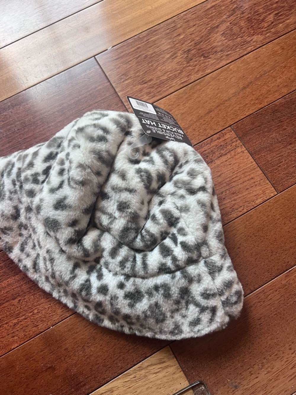 Faux Fur Leopard-Print Bucket Hat - Gray